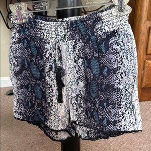 Women's High Waist Blue Patterned Shorts